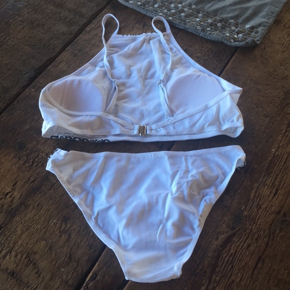 Two piece high neckline white & black bikini - Picture 7 of 7